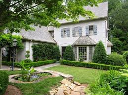 French Garden House Traditional French Garden Design Country House Lawn Small Pond French Country Exterior Country Home Exteriors French Country House