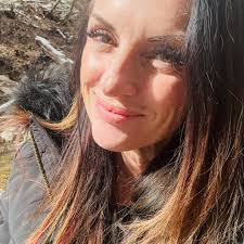 Linda Edminster's Instagram, Twitter & Facebook