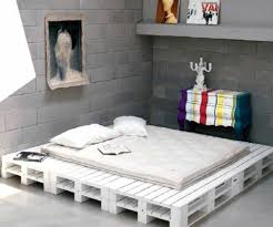 Weitere ideen zu kinder bett, kinder zimmer, kinderbett. Bett Aus Europaletten Selbst Bauen Coole Mobel Zeigen Ihren Charakter