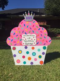 Birthday Ideas In Dallas Tx Dallas Tx Bubble Gum Birthday Cupcake Storks More Of Dallas And Abilene Birthday Yard Signs Happy Birthday Yard Signs Birthday