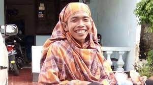 Dede sunandar dihina dengan kata kasar oleh istri artis terkenal (tangkapan layar kanal youtube sule channel ) mendengar pengakuan dede sunandar, sule terperanjat kaget. Akui Lakukan Kdrt Dede Sunandar Dahsyat Digugat Cerai Sang Istri