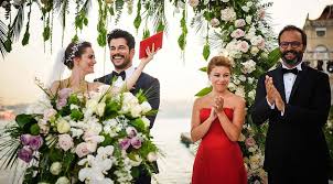 Maybe you would like to learn more about one of these? Fahriye Ve Burak In Dugununde Hangi Unlu Isimler Vardi