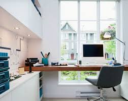 Apalagi kalau desain ruang kerjanya disesuaikan dengan seleramu sendiri, dijamin tetap semangat kerja meski di rumah aja! Desain Interior Rumah Kantor Minimalis