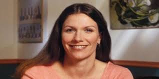 Try to find a new name that fiancé's daughter can call you