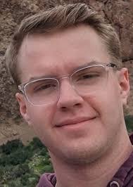 Lacey Roe's Instagram, Twitter & Facebook