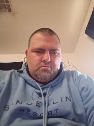 Anyone know where I can find WOMENS red tights👀