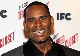 Kelly, with a number of insiders claiming that the secretive singer is allegedly housing half a dozen young women in properties in chicago and. 50 Yr Old R Kelly Throws Young Girlfriend Surprise Birthday Party They Got Real Cozy Pics
