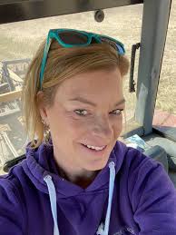 please put makeup 💄