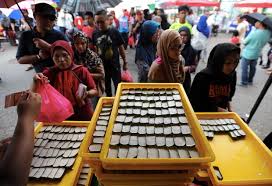 Bulan ramadhan pastinya bazar ramadhan anda lokasi pilihan untuk anda dapatkan juadah berbuka, pelbagai juadah berbuka yang dijual seperti ayam 1. Ramadhan Bazaar 2017 The Malaysian Reserve
