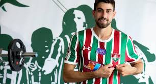 Luan peres petroni brasil nasceu a 19 jul 1994 em são paulo, brasil 26 anos 190 cm 74 kg defesa no santos pé preferencial: Enfim O Zagueiro Canhoto Fluminense Anuncia Chegada De Luan Peres Fluminense Ge