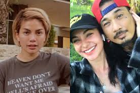 Jerinx sid akhirnya bisa berkumpul lagi dengan istrinya nora alexandra usai bebas dari penjara pada 8 juni 2021. Istri Jerinx Sid Terima Kabar Baik Dari Nikita Mirzani Nora Alexandra Terima Kasih Rezekinya Pikiran Rakyat Com
