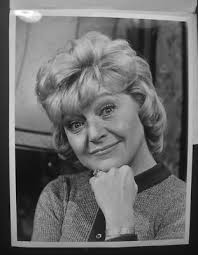 Dora Bryan "Both Ends Meet"- Original 1972 LWT TV Press Photo 10 x 8" &  sheet