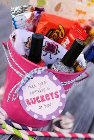 Best Birthday Gift For Teacher Candy Wreath For Birthdays Bday Ideas Diy Gifts Birthday Gifts Best Birthday Gifts
