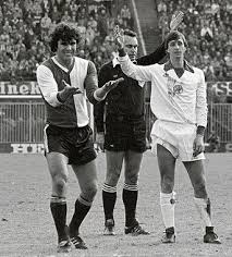 Van Hanegem And Cruyff Johan Cruyff Good Soccer Players Soccer Stars
