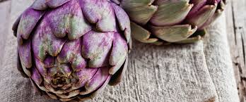 Una volta che tutti i carciofi saranno perfettamente puliti metteteli a bollire in acqua calda a cui avrete aggiunto il succo di un limone. Proprieta Dei Carciofi Depurativo Antiossidante E Con Poche Calorie
