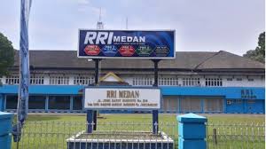 Listen to your favorite radio stations at streema. Tribun Wiki Mengulik Rri Radio Pertama Yang Hadir Di Kota Medan Tribun Medan