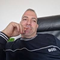 70+ profiler som matchar ”Salamé”