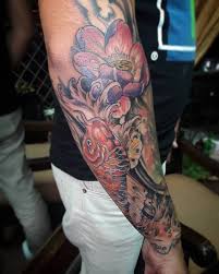 Este hermoso tattoo de pez koi y flor de loto, significa una linda forma de llevar contigo un tatuaje de otros diseños. Santa Sangre Arte Corporal Pez Koi Proyecto Oriental En Proceso Tattoos Tattoo Pezkoi Koifishtattoo Koi Koitattoo Lotustattoo Loto Lototattoo Lotus Orientaltattoo Japanesetattoo Flowerstattoo Flowers Calico Calicolombia