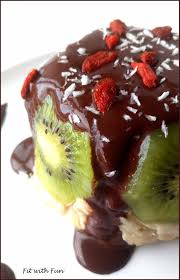 Porridge, ricetta della tipica colazione anglosassone sana e gustosa con fiocchi di avena, frutta, frutta secca, ecc. Budino Freddo Di Porridge Alla Vaniglia Con Cioccolato