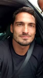 Haben uns vor ein paar tagen an der dartscheibe duelliert, als kleines vorspiel für dienstag 😄🎯 thomas müller. 900 Mats Hummels Ideas Mats Hummels Hummel Mr Perfect