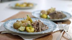 Gigot D Agneau Aux Pommes Recipe Cooking Food Recipes