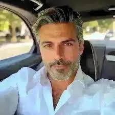 sent you a text message you are one of the best-looking girl i have ever  laid my eyes on. i love seeing you. 😍 i wanna talk with you plz gimme  response