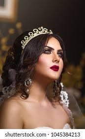 Hairstyle is one of the most important part of mehndi outfits there are hairstyles for girls to look really beautiful. Arabic Bridal Hairstyle Off 74 Buy