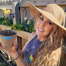 sara brackett (@sarabrackett33)'s video of plants