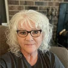 Paula Noggle's Instagram, Twitter & Facebook