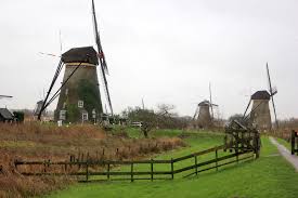 This video gives an extraordinary focus on the historic windmills at the 'kinderdijk' in the netherlands. Visit The Unesco Kinderdijk Windmills In Netherlands