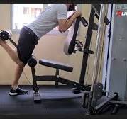 Flexão de joelho unilateral máquina (posterior de coxa na máquina do  condomínio)