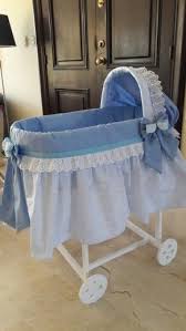 Moises Azul Con Ruedas Cama Para Bebe Moises Para Bebes Canastillas De Bebe