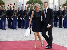 La première version de cette page non officielle consacrée à brigitte macron a été piratée. Emmanuel Macron Francois Hollandes Grosster Rivale Der Spiegel