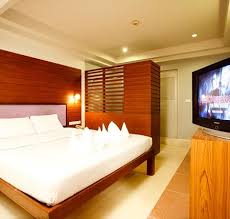 Thammasat university and democracy monument are also within 10 minutes. Hotel D D Inn Bangkok Trivago De