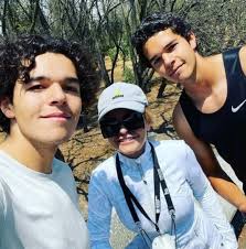 Né eduardo hernández garcía santamarina le 9 juillet 1968) est un acteur eduardo a épousé l'actrice itatí cantoral en 2000. Eduardo Santamarina Ellos Son Todos Los Hijos Del Actor Con Itati Cantoral Y Mayrin Villanueva Fotos El Heraldo De Mexico