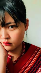 這⋯⋯ 一般有紙就好了寧願這個錢變演講費或交通費我以為我是在領畢業證書恭喜我100分鐘醫專畢業（並沒有