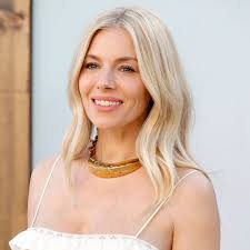 The £9 secret behind Emily Ratajkowski's famously plumped lips