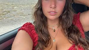 Influencerin Milla Chats verdient auf Onlyfans ein Vermögen dank  Wasserrutschen