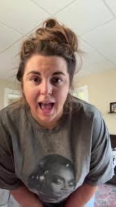 Lacey Graves's Instagram, Twitter & Facebook