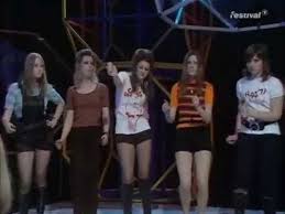 Jonathan king and his huge hit cover from 1971 under the name sakkarin which sold over 4 million copies and was a top ten smash in many countries. Totp Charts Dancers Sakkarin Sugar Sugar 1971 Dancer Wrestling Dance