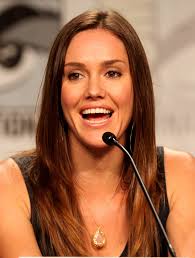 We should be having larger. Erinn Hayes Wikipedia