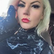 Brand new KitchenAid Deluxe 4.5 Qt Stand Mixer in the gorgeous Dried Rose  finish. Model KSM97DR — still completely sealed in the original box. This  is perfect for holiday cooking, baking, meal