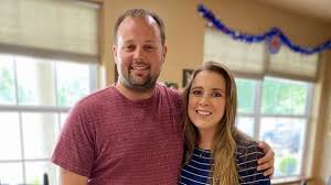 The duggar family has reportedly purchased 29 more acres to hide josh and his family. Josh Duggar S Child Porn Charges Leave 19 Kids Fans Wondering Why Anna Stays With Her Husband Breaking Daily News