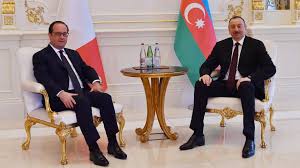 Das motto verwendet unter anderem der türkische präsident recep tayyip erdogan immer wieder, um die verbundenheit der türkei mit aserbaidschan hervorzuheben. Repression In Aserbaidschan Schockierend Sport Faz