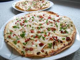 Flammkuchen Mit Tortilla Wrap Von Ahoiahoi Chefkoch Wraps Rezept Tortillas Rezept Flammkuchen
