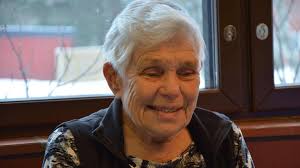 Jättekiva. Jag hörde att du får operera bort bröstet”