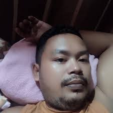 Queenie Navarro's Instagram, Twitter & Facebook