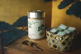 福卉茶香 珍藏版金繪巨茶罐 glorious gift canister tea collection 台灣茶香 如繁花盛開 福氣卉聚 愜意綻放 wolftea 琅茶 狼茶