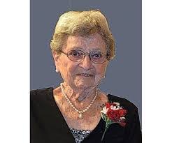 Lori Lenhart's Instagram, Twitter & Facebook