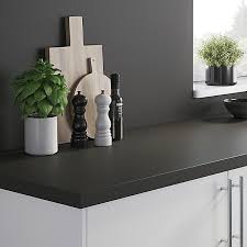 Les bandes de zinc à poser sont préparées dans l'atelier de cédric pradayrol de viviez, et amenées sur le chantier avant leur mise en place. Credence De Cuisine Zinc Anthracite Et Gris Titanium Goodhome Berberis L 200 Cm X H 60 Cm X Ep 3 Mm Castorama